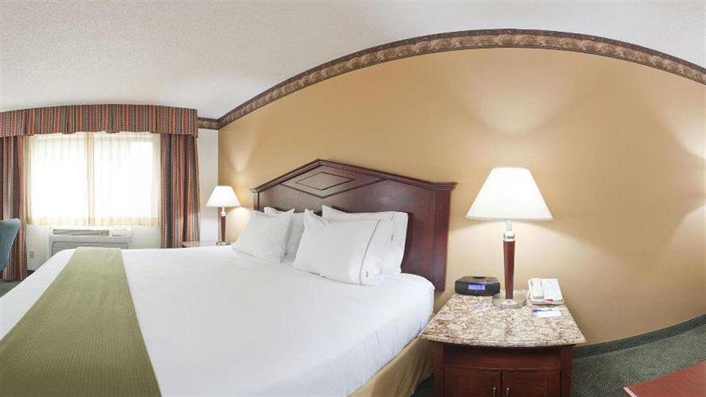 Holiday Inn Express Hotel & Suites Minneapolis-Golden Valley By Ihg Saint Louis Park Exterior photo