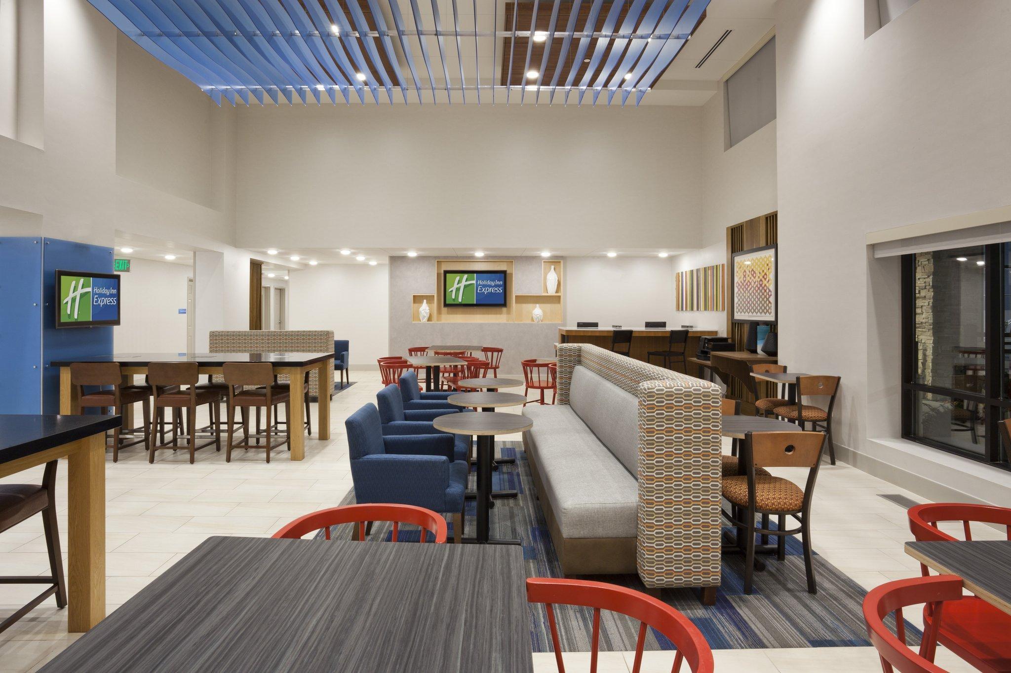 Holiday Inn Express Hotel & Suites Minneapolis-Golden Valley By Ihg Saint Louis Park Exterior photo
