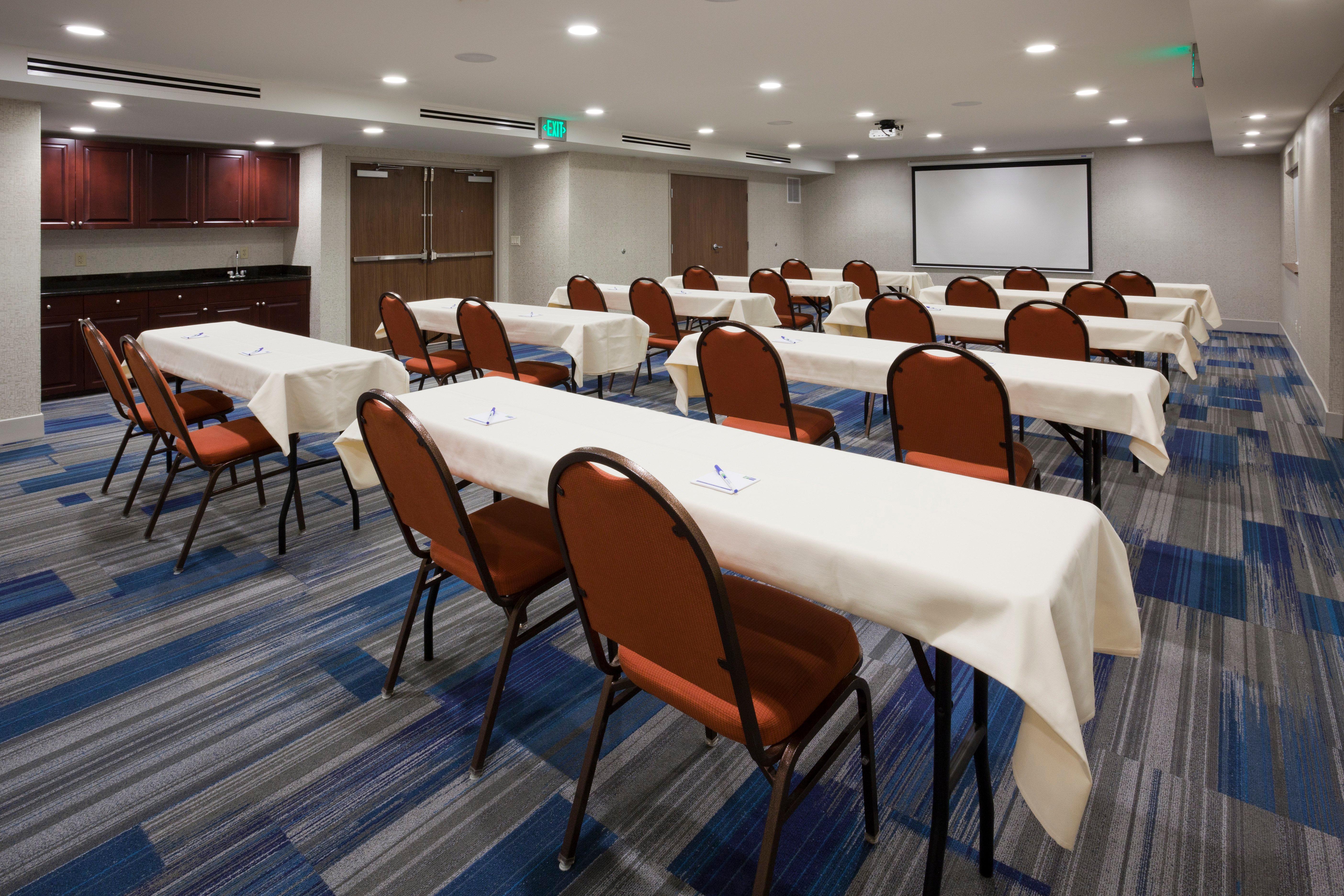 Holiday Inn Express Hotel & Suites Minneapolis-Golden Valley By Ihg Saint Louis Park Exterior photo