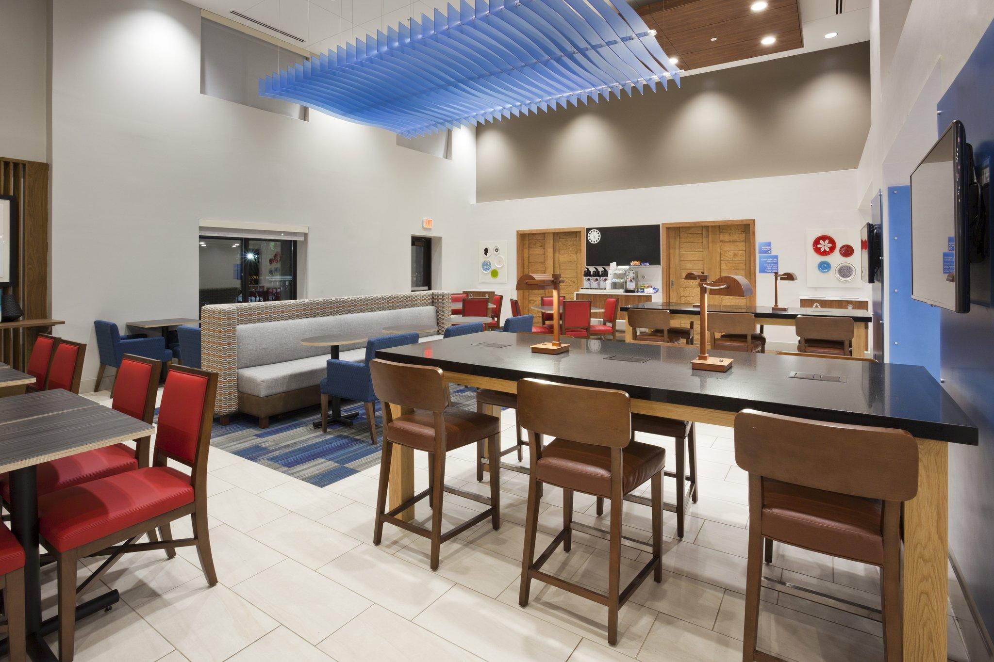 Holiday Inn Express Hotel & Suites Minneapolis-Golden Valley By Ihg Saint Louis Park Exterior photo