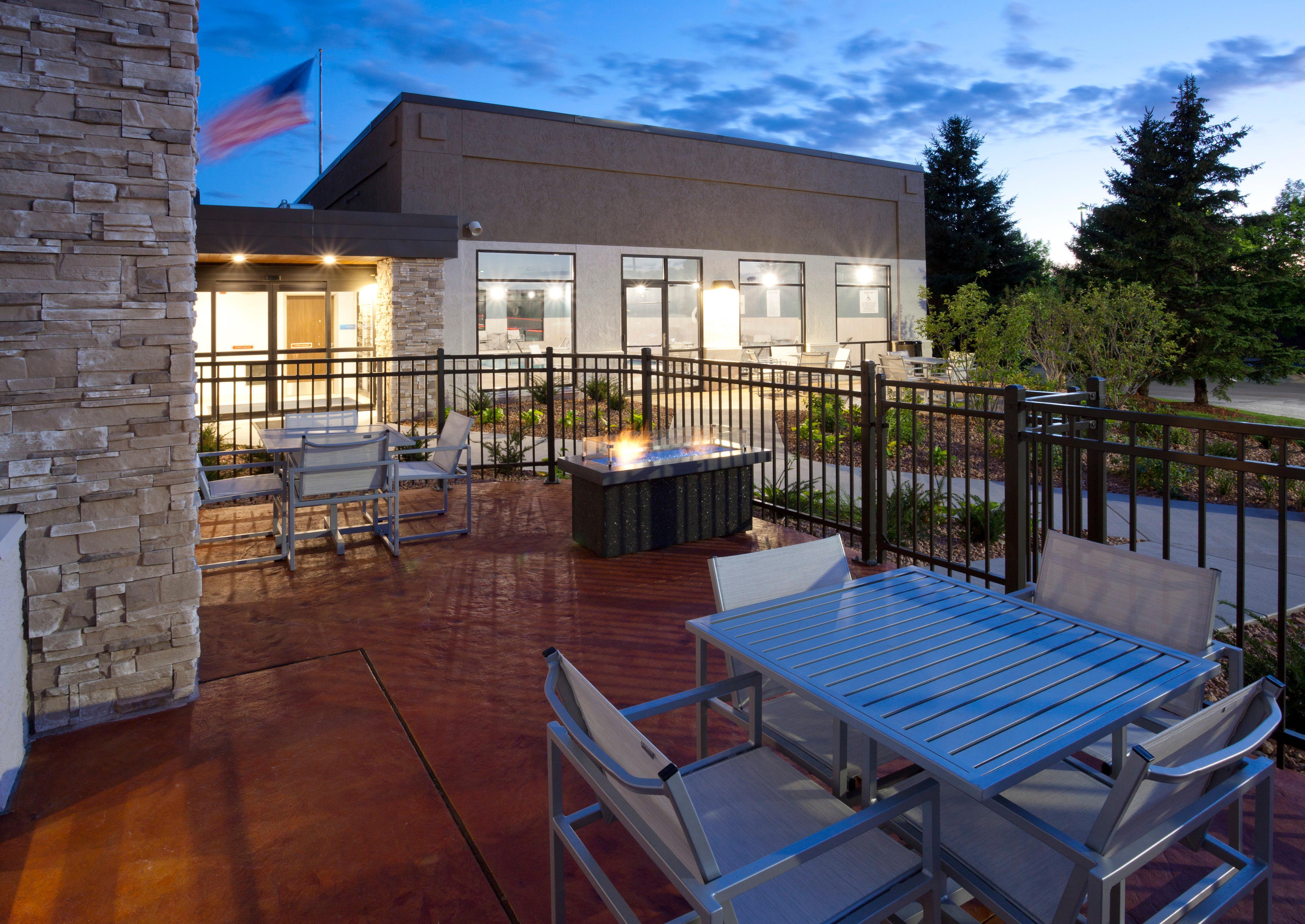 Holiday Inn Express Hotel & Suites Minneapolis-Golden Valley By Ihg Saint Louis Park Exterior photo