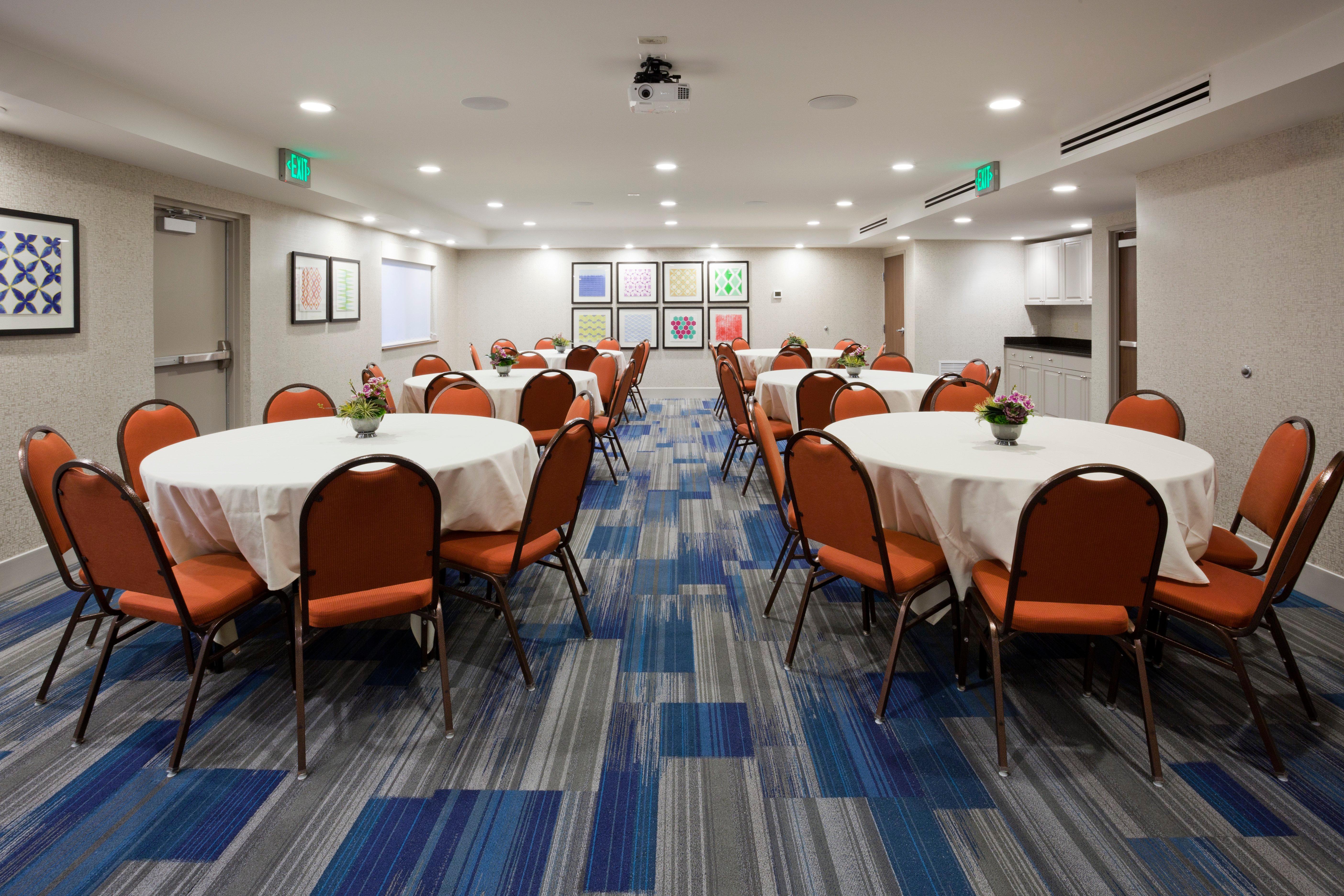 Holiday Inn Express Hotel & Suites Minneapolis-Golden Valley By Ihg Saint Louis Park Exterior photo