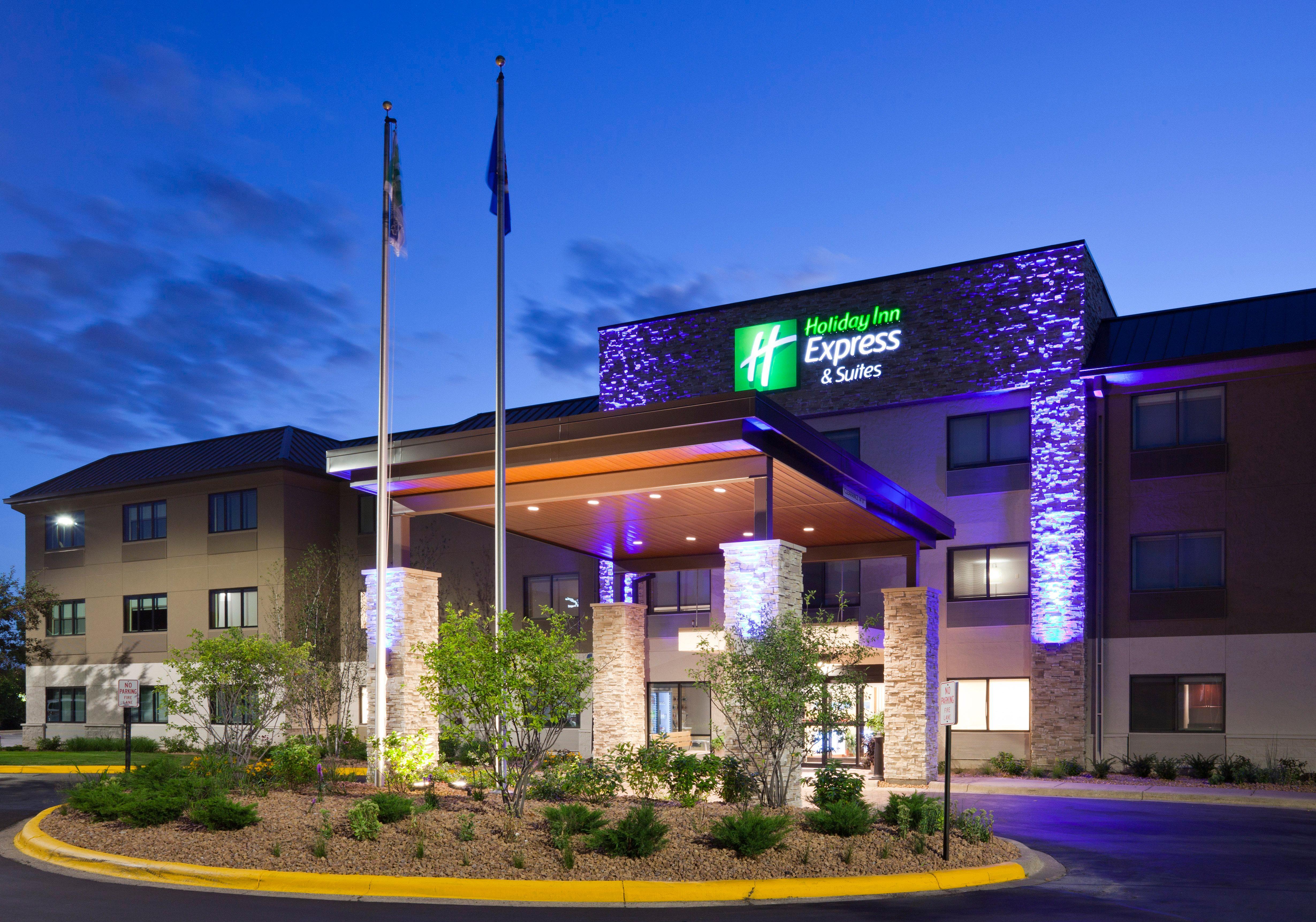 Holiday Inn Express Hotel & Suites Minneapolis-Golden Valley By Ihg Saint Louis Park Exterior photo