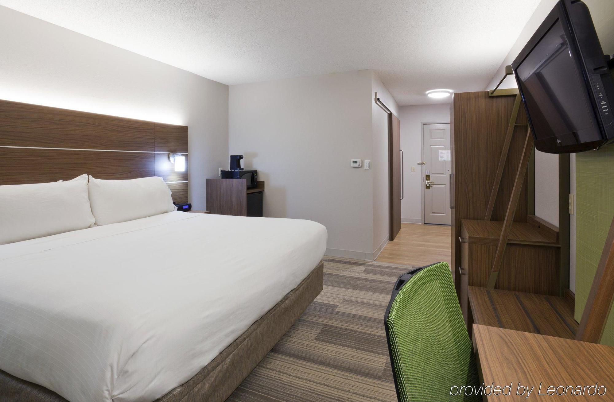 Holiday Inn Express Hotel & Suites Minneapolis-Golden Valley By Ihg Saint Louis Park Exterior photo