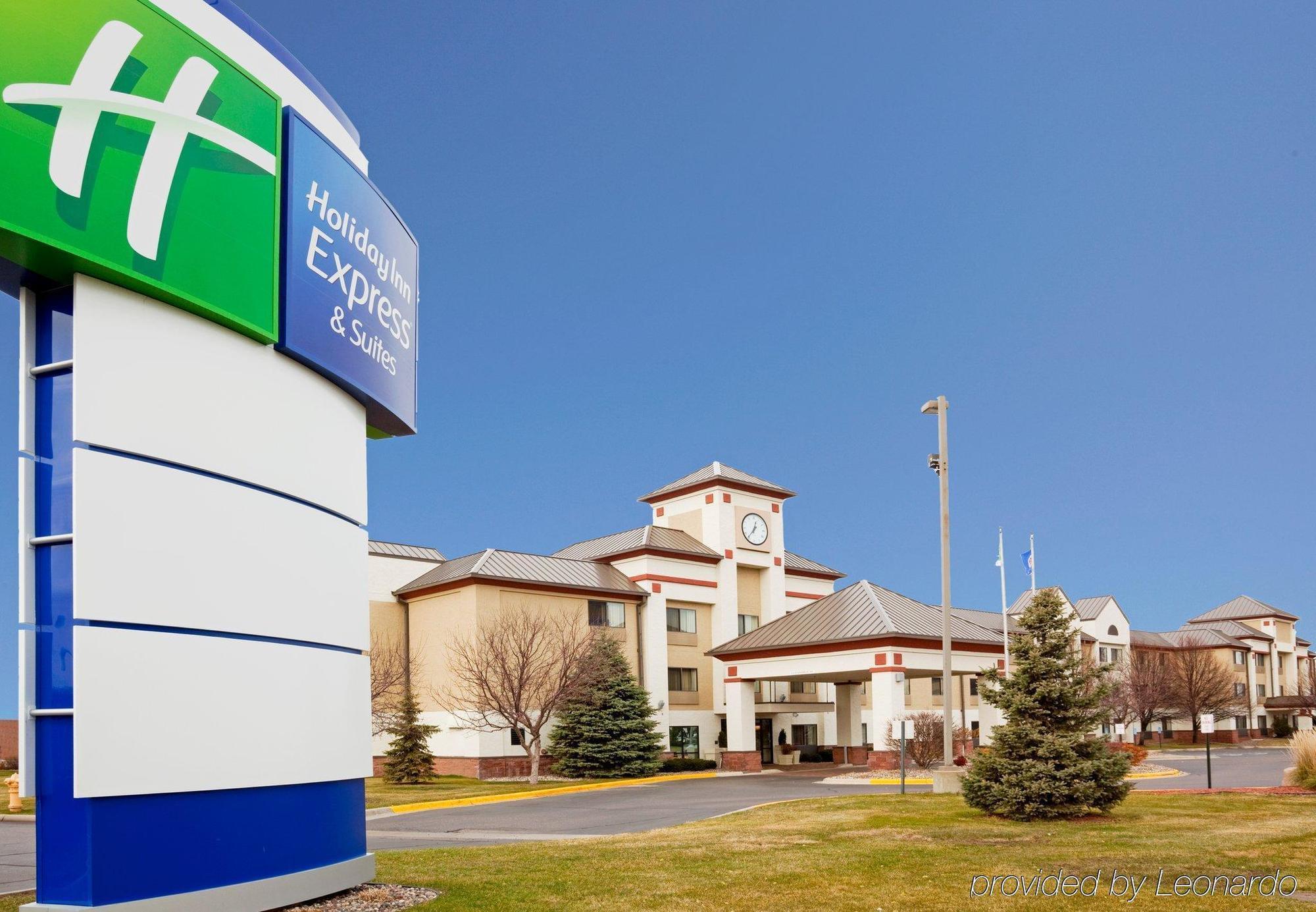 Holiday Inn Express Hotel & Suites Minneapolis-Golden Valley By Ihg Saint Louis Park Exterior photo