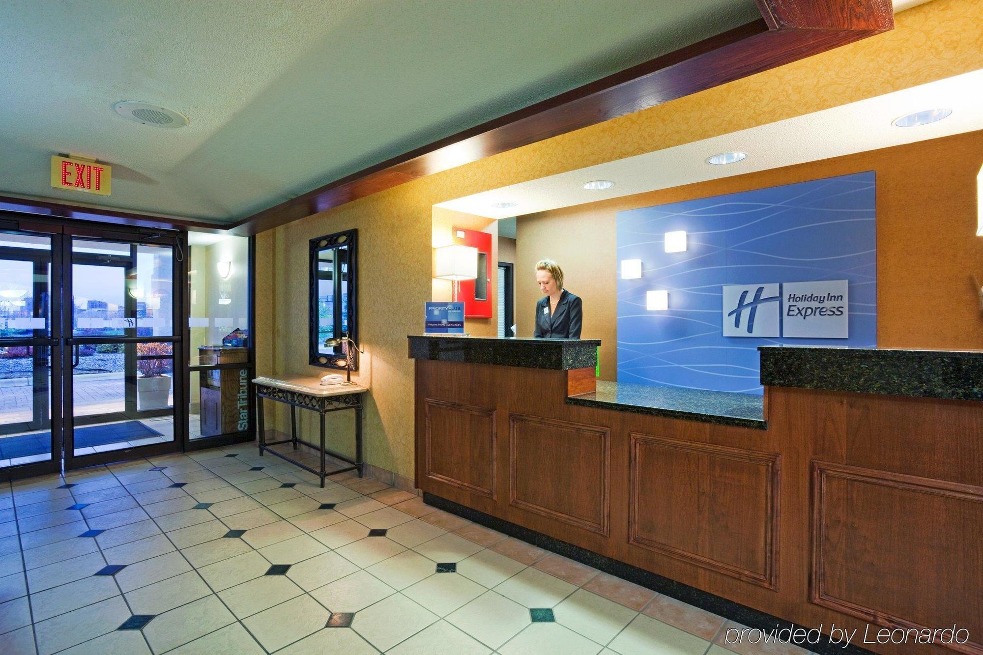 Holiday Inn Express Hotel & Suites Minneapolis-Golden Valley By Ihg Saint Louis Park Interior photo
