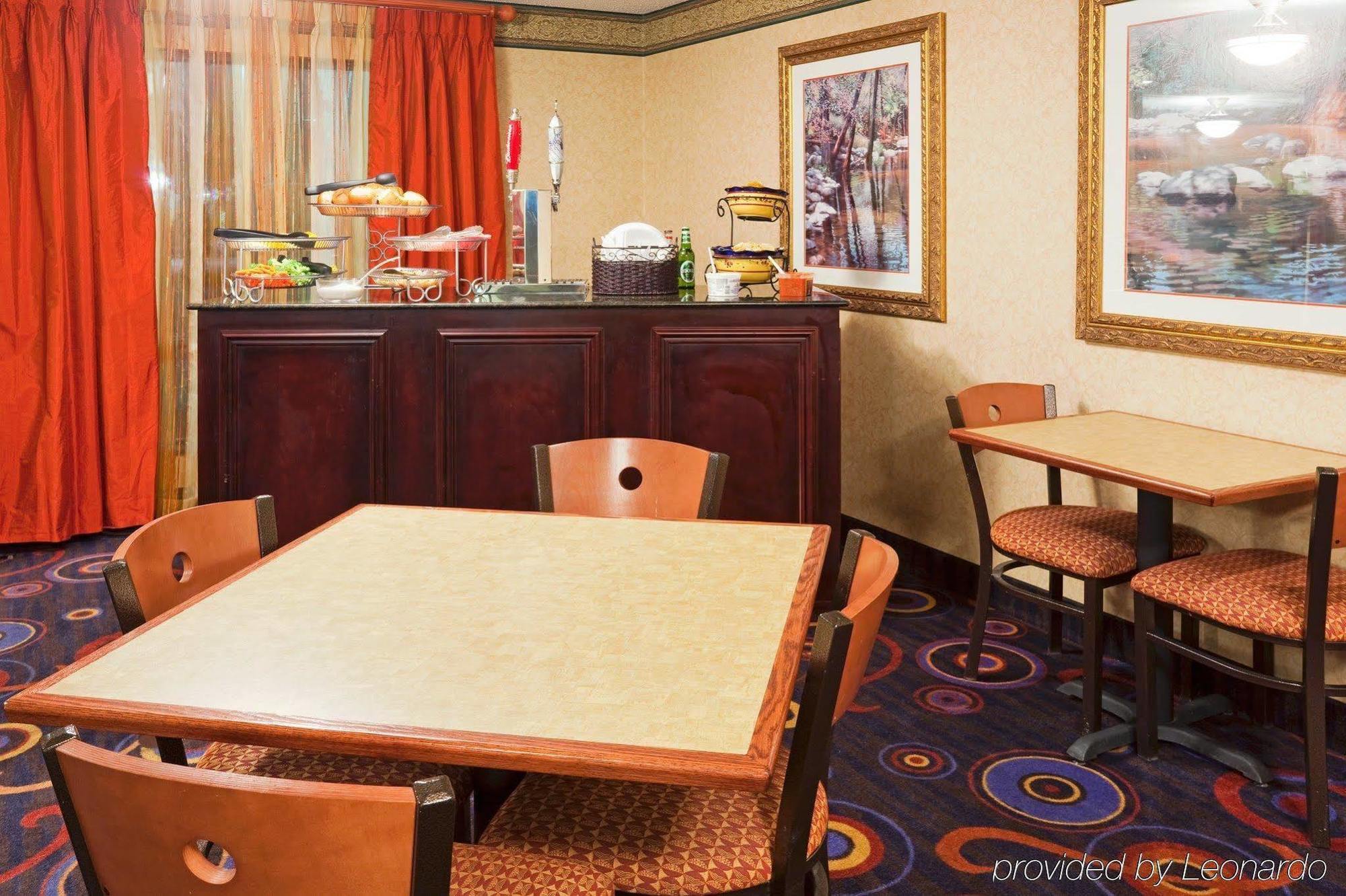 Holiday Inn Express Hotel & Suites Minneapolis-Golden Valley By Ihg Saint Louis Park Restaurant photo