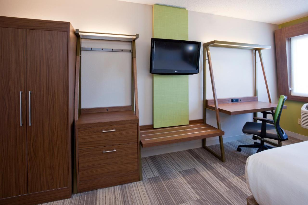 Holiday Inn Express Hotel & Suites Minneapolis-Golden Valley By Ihg Saint Louis Park Exterior photo